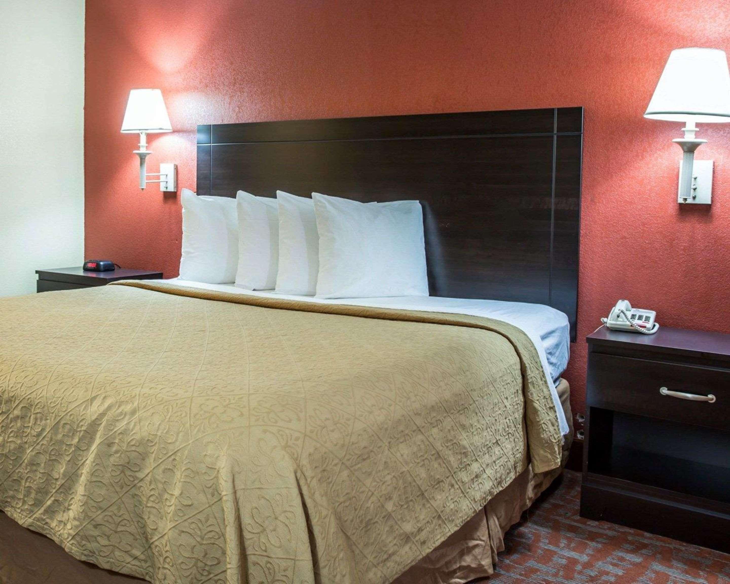 Quality Inn & Suites 먼로 외부 사진