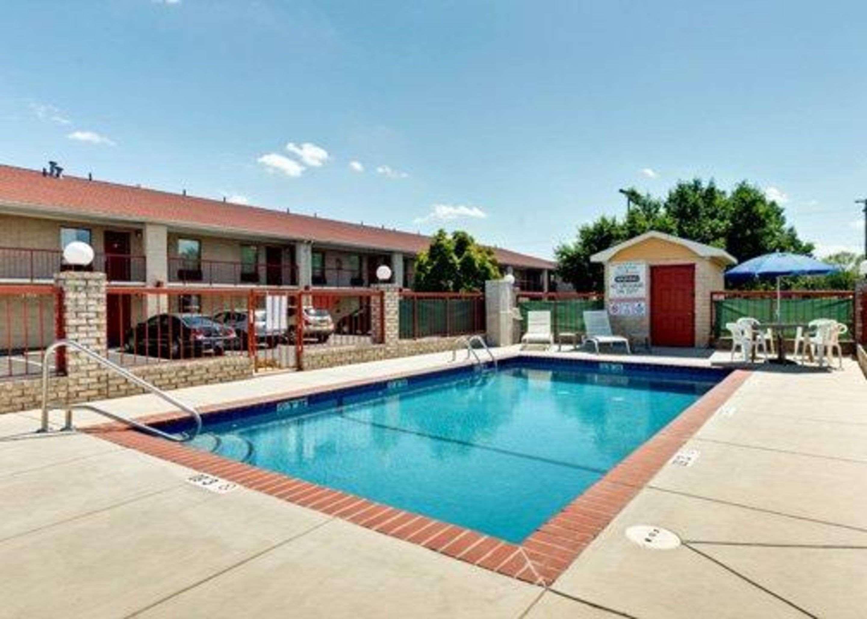Quality Inn & Suites 먼로 외부 사진